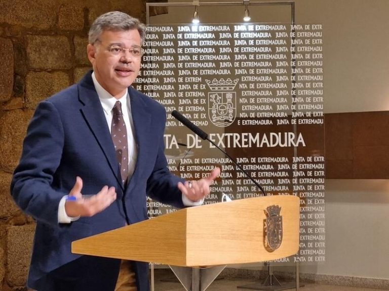 Extremadura rechaza las CCAA «sensacionalistas» que hablan del fin de la mascarilla en interiores sin consenso