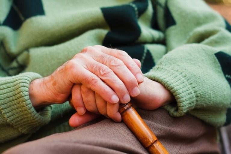 Bajan a menos de la mitad los contagios en la residencia de Potes y ya son solo 13