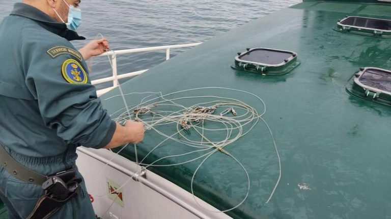 El MAPAMA y la Guardia Civil destinarán 4,7 millones de euros a reforzar la vigilancia contra la pesca ilegal en 2022