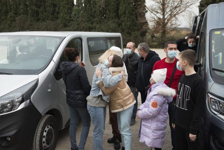 El Gobierno activa desde hoy un «sistema ágil» para la acogida de desplazados desde Ucrania