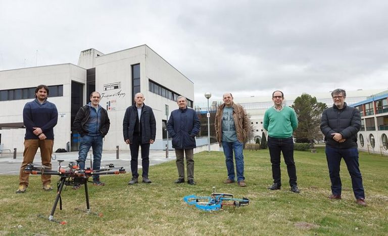 Investigadores de la UPNA desarrollan tecnología «pionera» para el vuelo autónomo de drones en misiones de emergencia