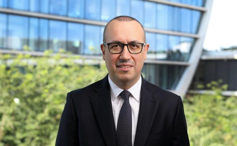 Genç afirma que BBVA invertirá en empresas «innovadoras que apuesten por la descarbonización»