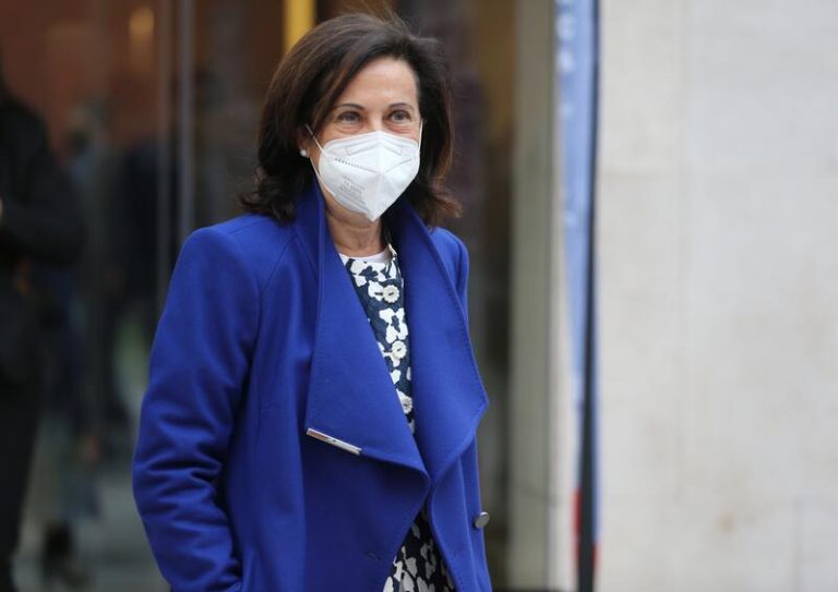 Robles reitera que España enviará más armas «en los próximos días» según evolucione la guerra en Ucrania