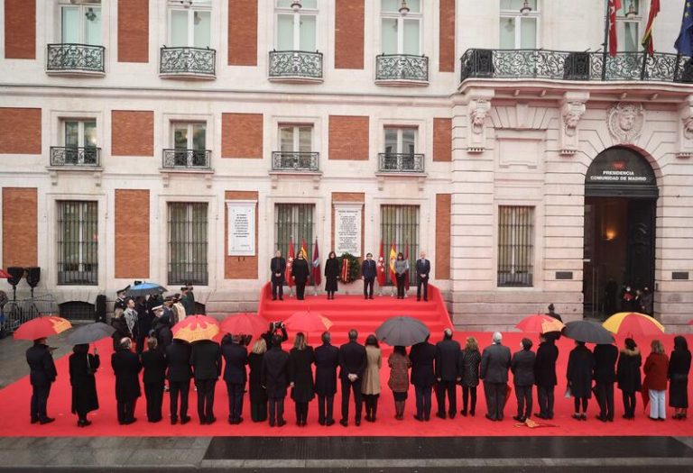 Los partidos madrileños recuerdan la «barbarie» y ensalzan «los gestos de solidaridad» de sus ciudadanos