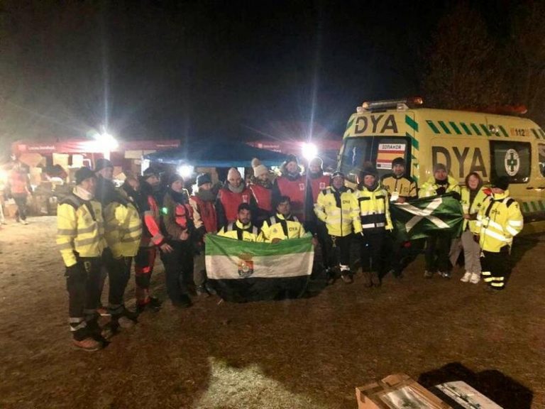 El convoy humanitario de la DYA de Cantabria regresa a España con 14 refugiados