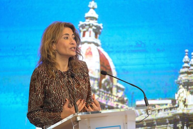 El Gobierno pone en valor el papel de la carga aérea y avanza en los planes para impulsar este sector