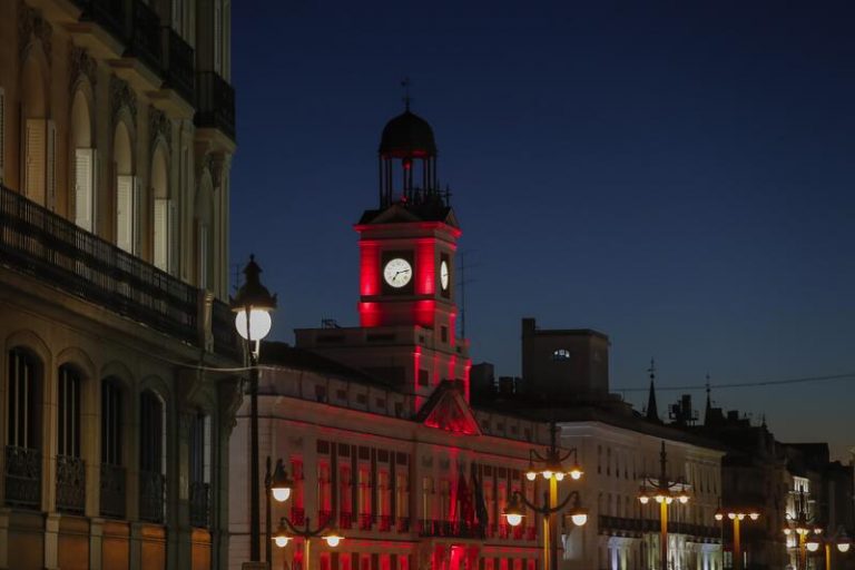 Socios del Gobierno llevan al Congreso su propia fórmula para poder juzgar crímenes franquistas