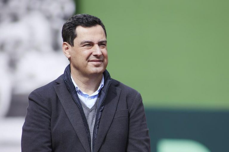 Moreno muestra su apoyo al alcalde de Burguillos: «Que el peso de la ley caiga sobre los agresores»