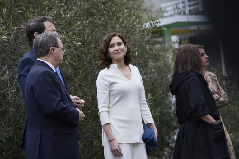 Ayuso pide suspende impuestos que gravan la energía y destinar los 20.000 millones de Igualdad a ayudar a familias