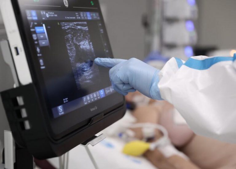 Cantabria suma un fallecido Covid mientras siguen en ascenso hospitalizados e incidencia