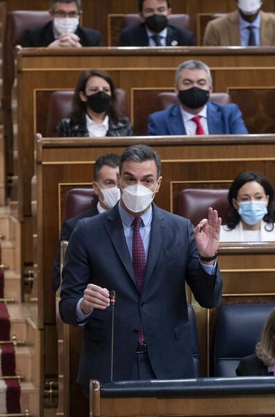 Sánchez pide «patriotismo europeo» en la respuesta a la crisis de Ucrania y el PP le urge a acabar con el «despilfarro»