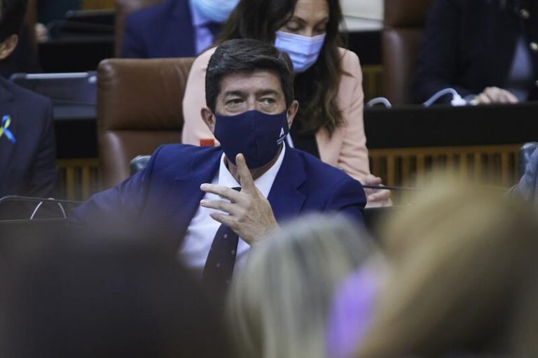 Andalucía apunta a una Semana Santa «muy normalizada», pero pide «que la gente siga siendo prudente»