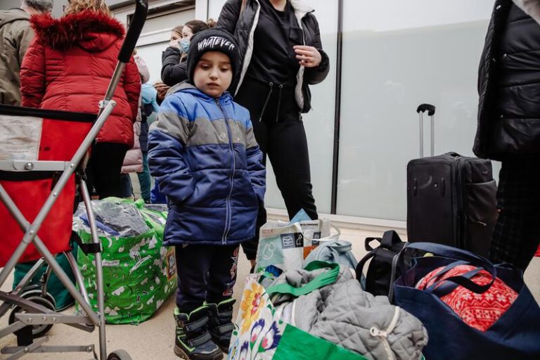 Los grupos parlamentarios piden a las Administraciones que faciliten la escolarización de niños ucranianos en España