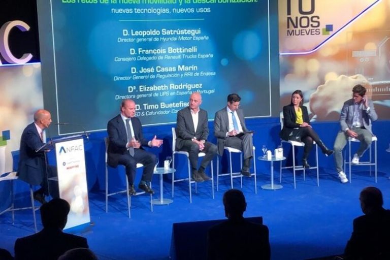 La automoción considera «imprescindible» la colaboración público-privada en la transformación del sector