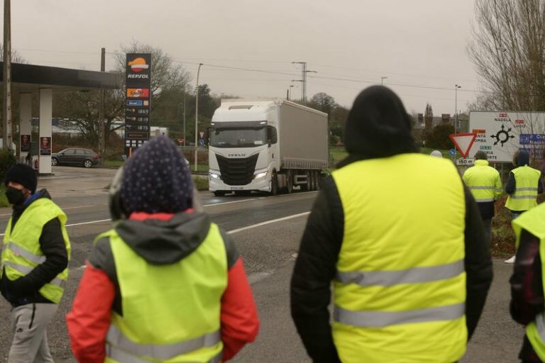 Empresas familiares de Galicia envían una carta a Sánchez para urgir medidas ante el precio de combustible