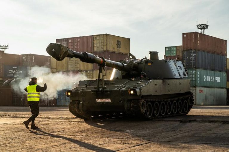 El Ejército de Tierra despliega artillería pesada en Letonia para reforzar la disuasión en la frontera con Rusia