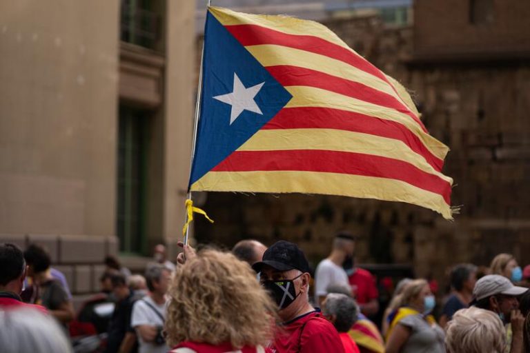 El 53% de catalanes rechaza la independencia y el 38% la defiende