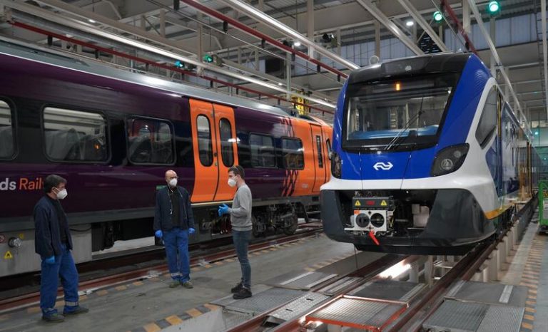 CAF sigue con su actividad pero avisa de que si se mantiene la huelga de transporte le «acabará afectando»