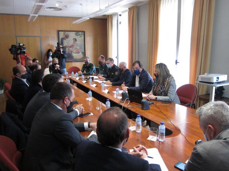 Delegada Gobierno Extremadura: se empleará la «contundencia» de la ley contra los actos violentos de huelguistas