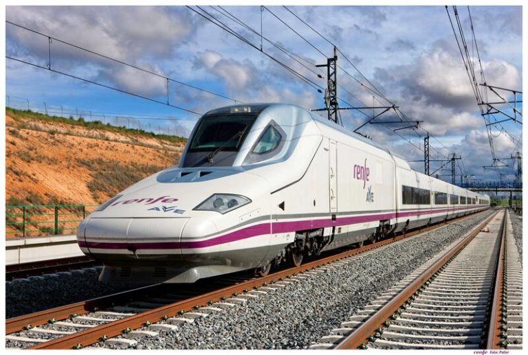 Adif se reúne con los operadores para valorar la parada en Atocha de los trenes de Valencia y Alicante