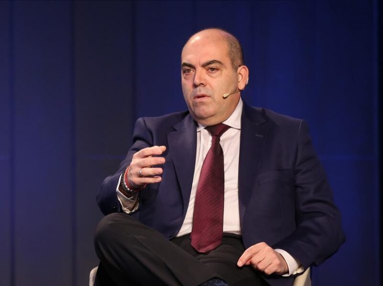 Amor pide al Gobierno una bajada «inmediata» del precio de los carburantes
