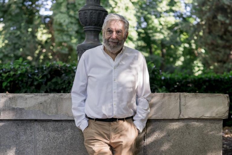 Antonio Muñoz Molina: «No le puedes pedir a un artista ruso que se señale sobre si apoya o no a Putin»