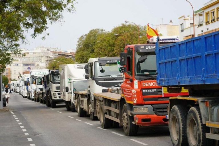 Delegado Gobierno dice que «sigue siendo complicada» la situación en Andalucía por la huelga de transportes