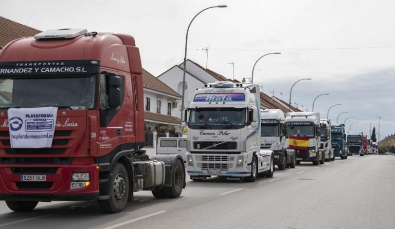 Sánchez llama a parar la «violencia» de una «minoría de transportistas»