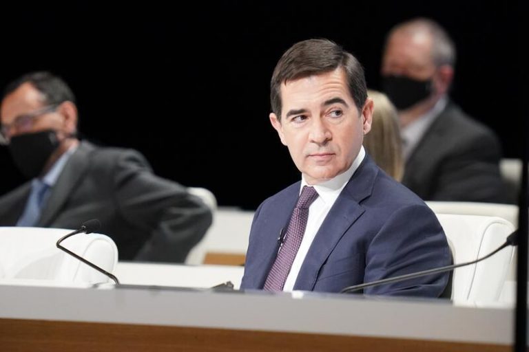 Torres reitera que la OPA sobre Garanti es «atractiva», a pesar del entorno de incertidumbre
