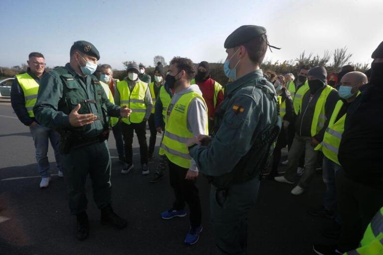 Interior eleva a 12 los detenidos por el paro de transportistas y ofrece escolta a 120 convoyes de camiones