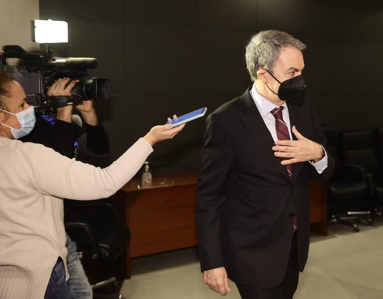 Zapatero cree que recuperar la relación con Marruecos es «fundamental» para España