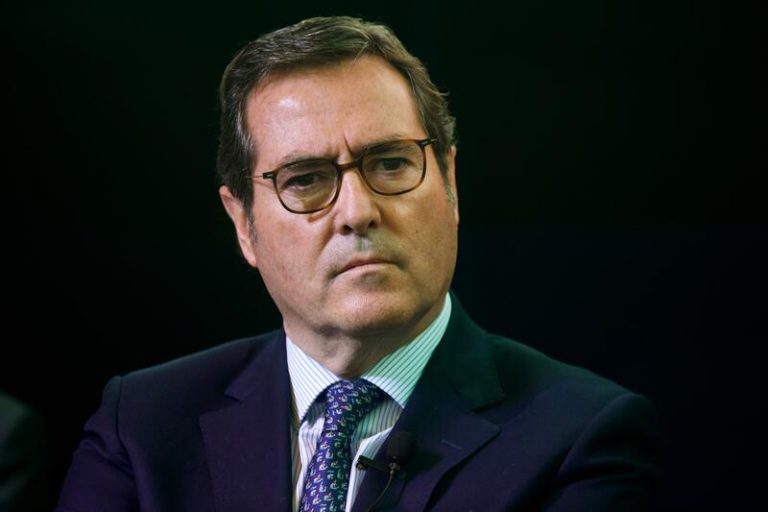 Garamendi dice que hay medidas que se tenían que haber tomado ya porque el país no puede estar «parado»