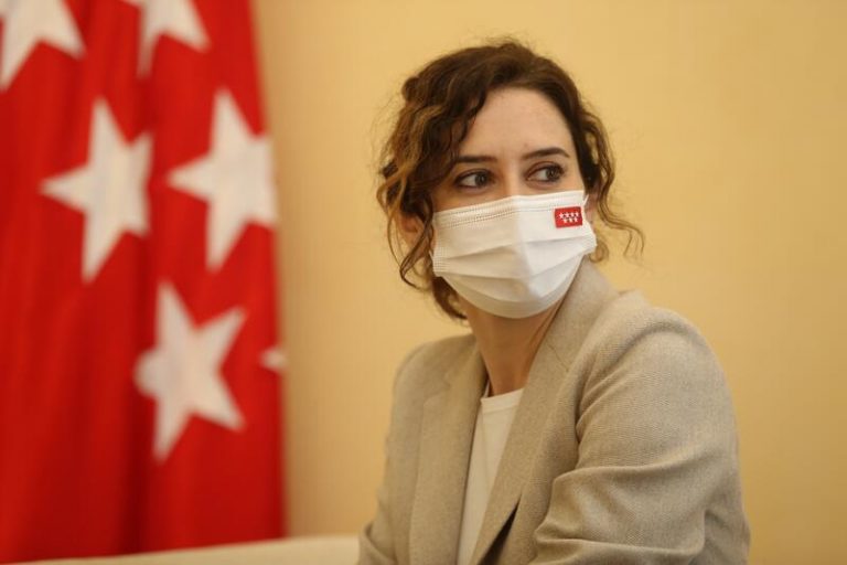 Ayuso cree que el Gobierno debe dimitir porque están destrozando «todo lo español»: «Van de polémica en polémica»