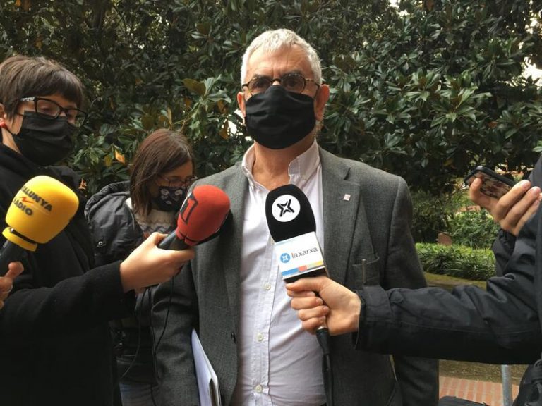El Consell Escolar de Cataluña pide al Govern aplazar un año el avance del inicio de curso