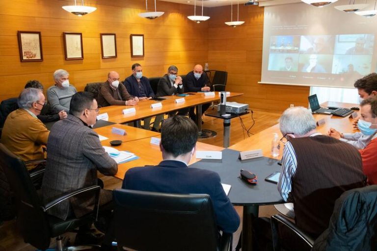 Galicia insiste al Gobierno que habilite «corredores seguros» para garantizar la recogida de leche