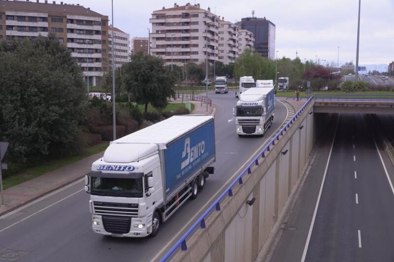El Gobierno fija los controles mínimos de las jornadas de trabajo de los transportistas y sus infracciones