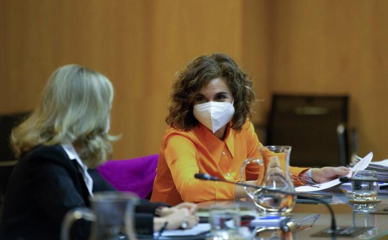 JxCat afea al Gobierno no recuperar los «beneficios caídos del cielo» de las eléctricas para bajar precios