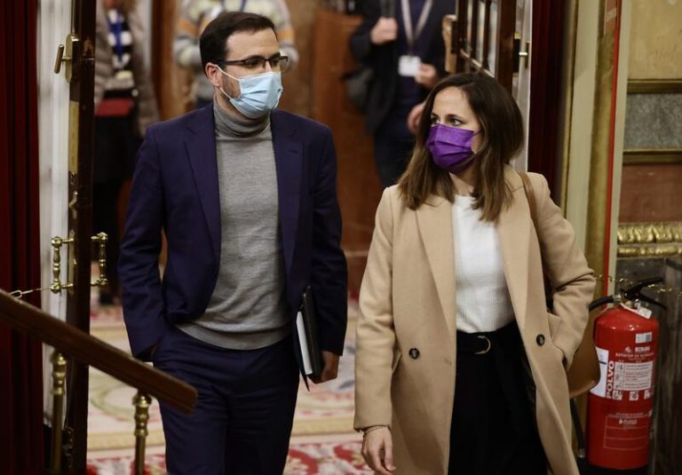 Garzón aboga por «tomarse en serio» la transición ecológica para no depender más de fuentes de energía externas