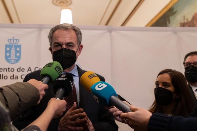 Zapatero recuerda a Feijóo que ser líder de la oposición es estar en «la NBA»