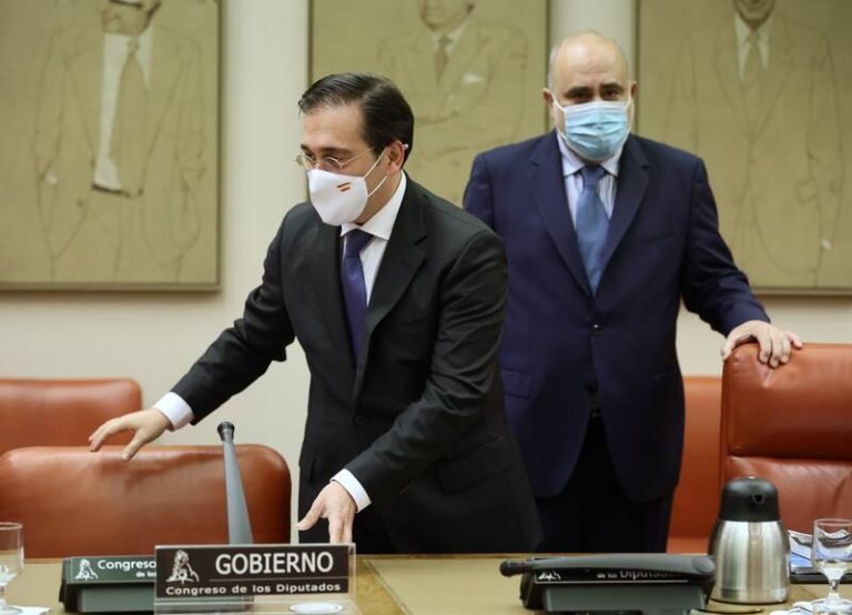 Albares alega que Sánchez usa el mismo lenguaje que Zapatero y Rajoy al hablar de «esfuerzos serios y creíbles»