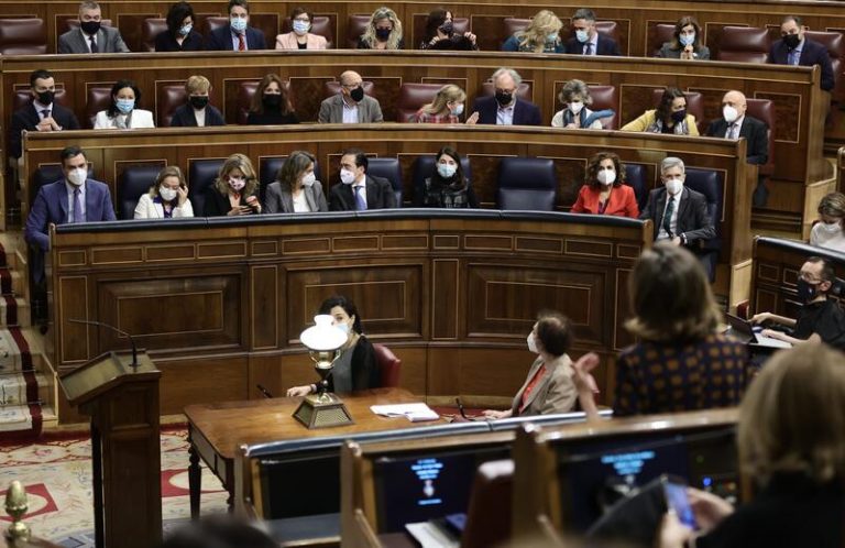 Malestar en el PP con Sánchez por su equiparación entre Casado y Feijóo
