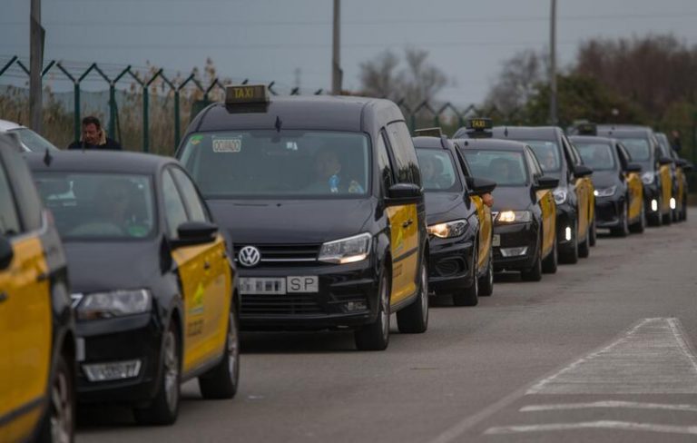 El Gobierno dará respuesta este miércoles al sector del transporte de viajeros