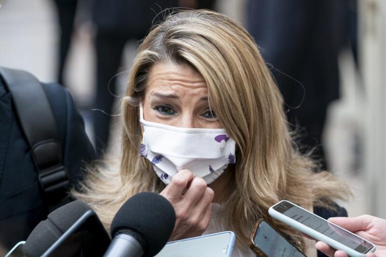 Yolanda Díaz rechaza etiquetar como extrema derecha a los transportistas: «Me consta que son los más vulnerables»