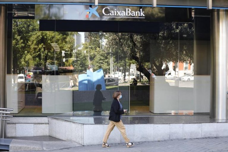 Manpower busca a más de 1.500 jóvenes recién graduados para trabajar en banca