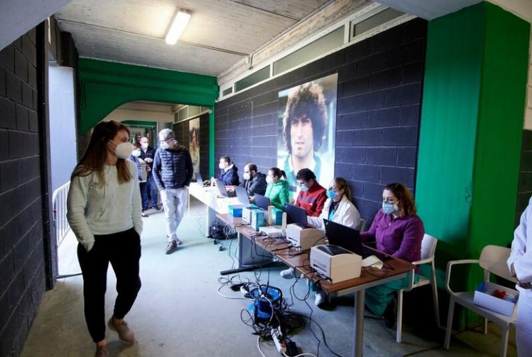 Descienden los hospitalizados Covid en Cantabria donde la incidencia lleva más de tres meses por encima de 400