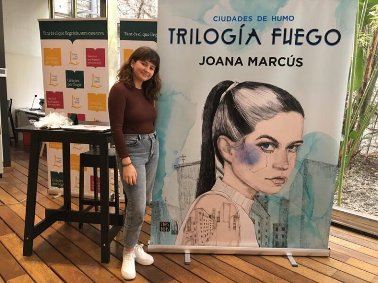 Joana Marcús, la española más leída de Wattpad, traslada al papel su Trilogía ‘Fuego’