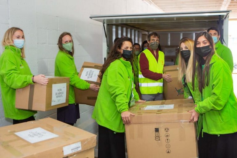 Iberdrola envía más de ocho toneladas de material humanitario a Ucrania