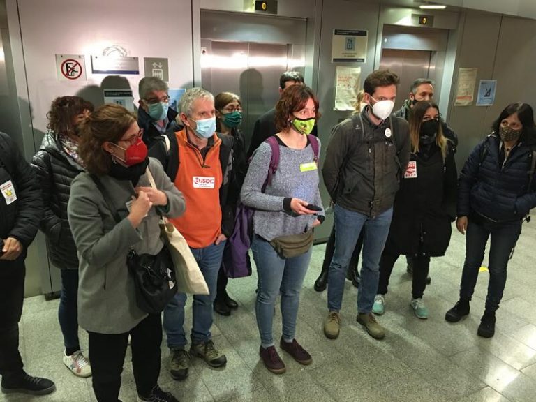 Sindicatos educativos avisan al Govern catalán de que sus propuestas en la mediación son «insuficientes»