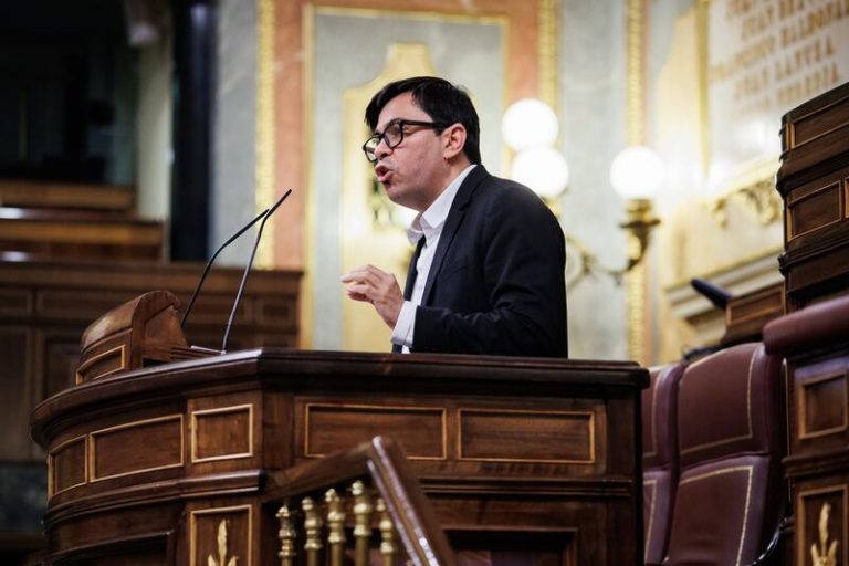 Unidas Podemos insta al Gobierno a derogar el decreto que reconoce a Juan Carlos I como rey emérito