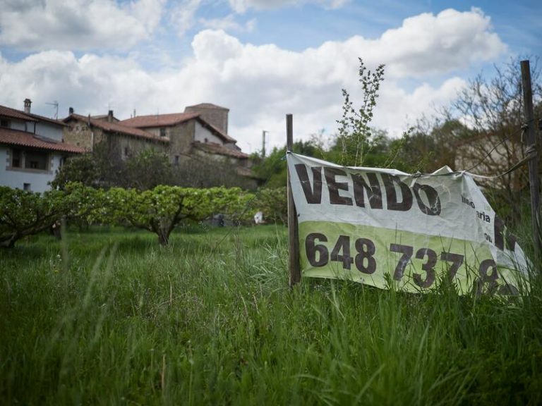 Casi un tercio de los jóvenes apunta a la falta de empleo como el principal motivo para abandonar el mundo rural